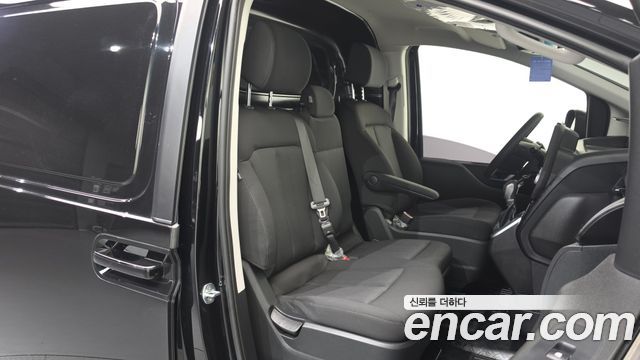 Hyundai Staria 2022 — photo 12