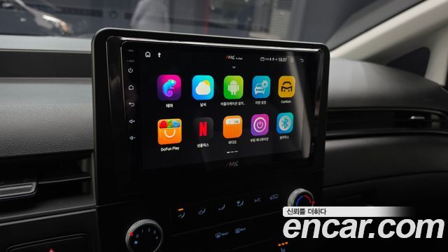 Hyundai Staria 2022 — photo 18