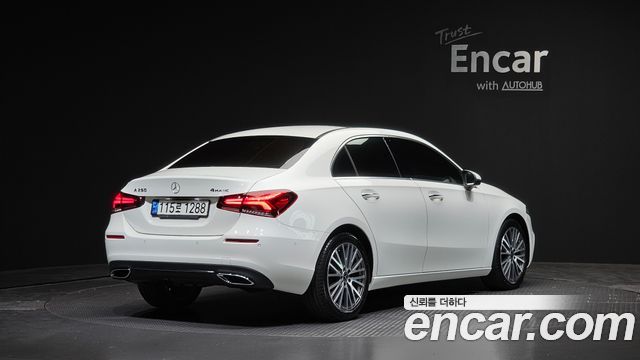 Mercedes-Benz A-Class 2021 — photo 2