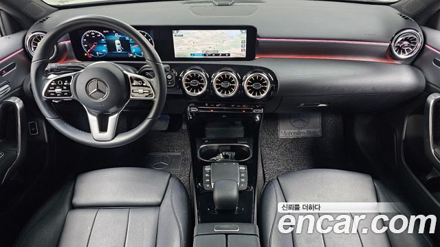 Mercedes-Benz A-Class 2021 — photo 10