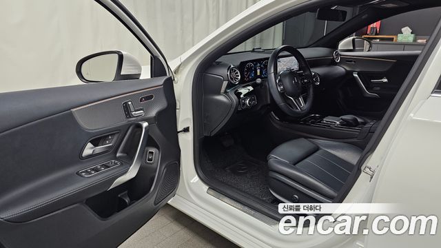 Mercedes-Benz A-Class 2021 — photo 13