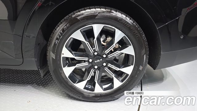 Kia Canival 2023 — photo 5