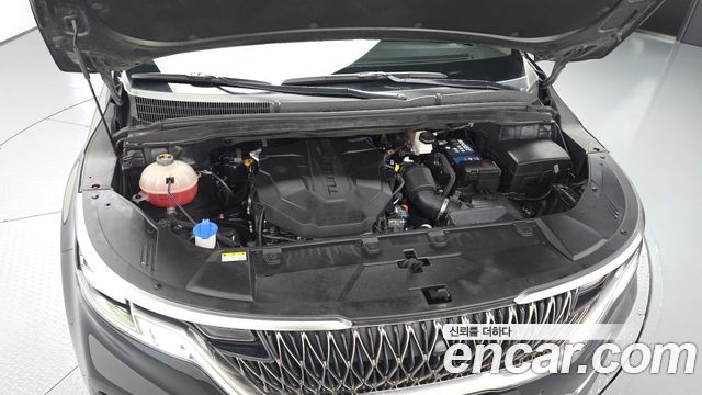 Kia Canival 2023 — photo 6