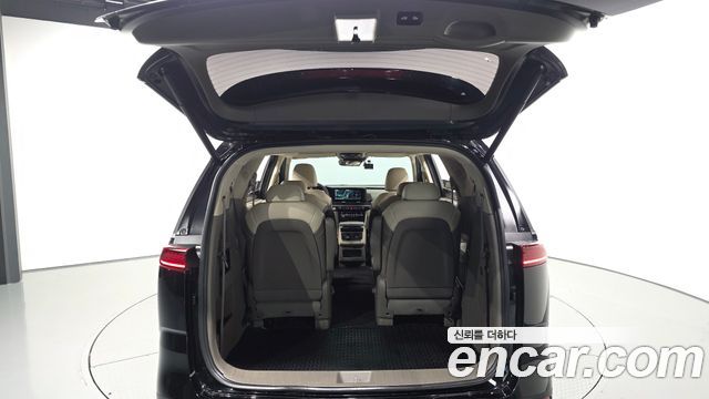 Kia Canival 2023 — photo 26