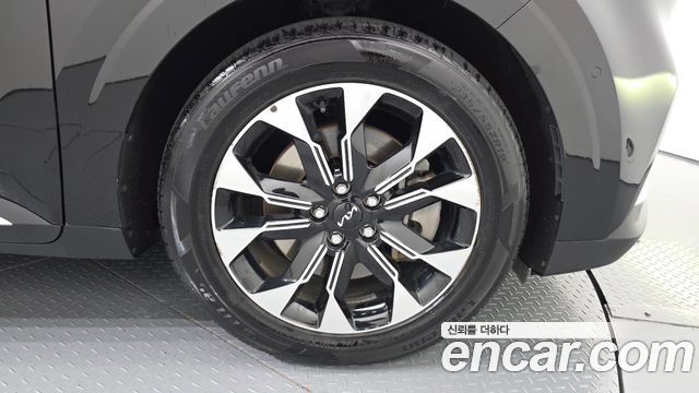 Kia Canival 2023 — photo 7