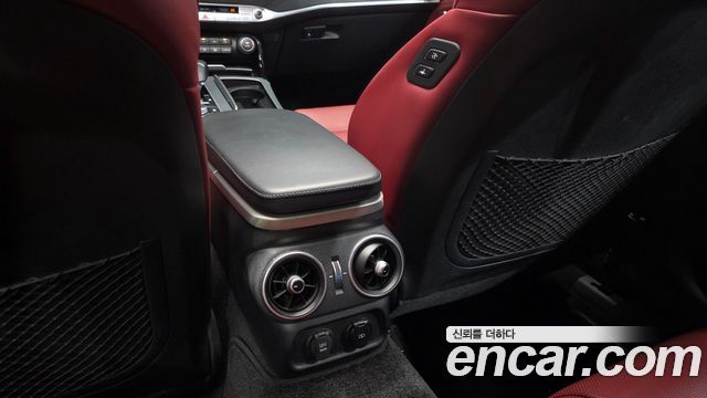 Kia Stinger 2018 — photo 36