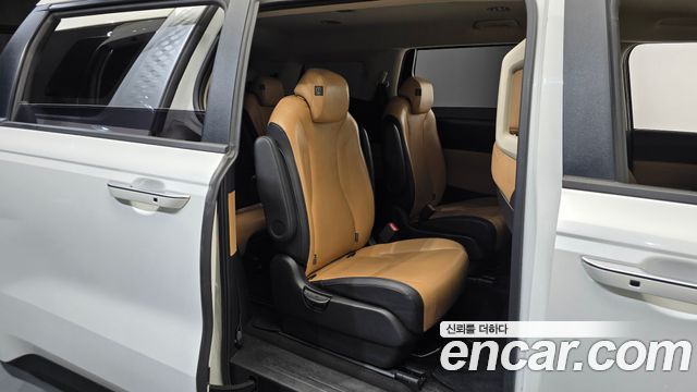 Kia Canival 2023 — photo 17