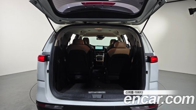 Kia Canival 2023 — photo 23