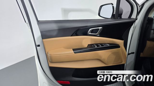 Kia Canival 2023 — photo 14