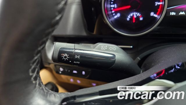 Kia Canival 2023 — photo 27