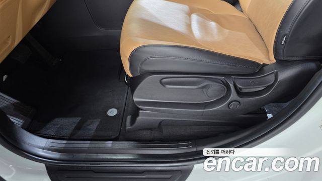 Kia Canival 2023 — photo 28