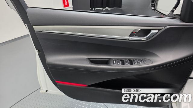 Hyundai Grandeur 2023 — photo 14