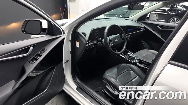 Kia Niro 2023 — photo 13
