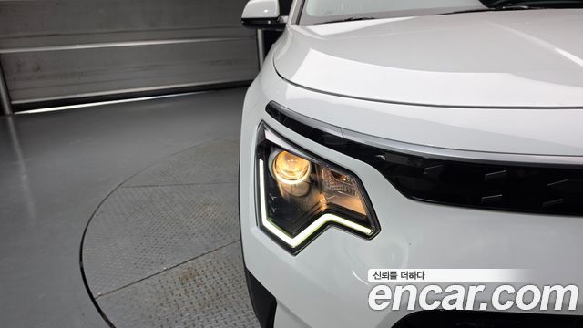 Kia Niro 2023 — photo 8