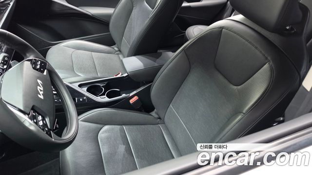Kia Niro 2023 — photo 28