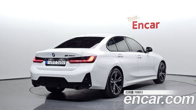 BMW 3-Series 2023 — photo 2