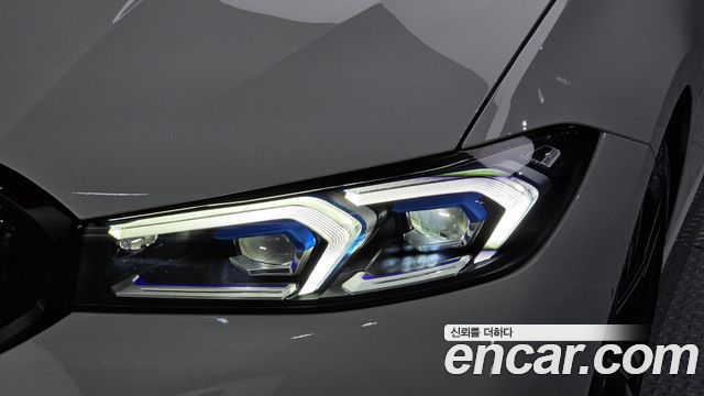 BMW 3-Series 2023 — photo 8