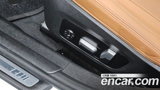 BMW 3-Series 2023 — photo 33