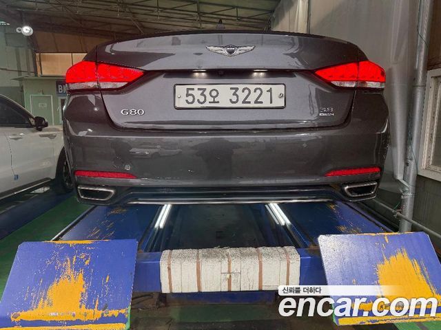 Genesis G80 2017 — photo 2