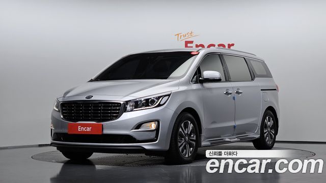 Kia Canival 2020 — photo 1