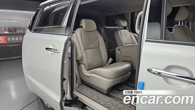 Kia Canival 2020 — photo 18