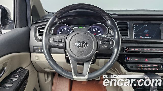 Kia Canival 2020 — photo 19