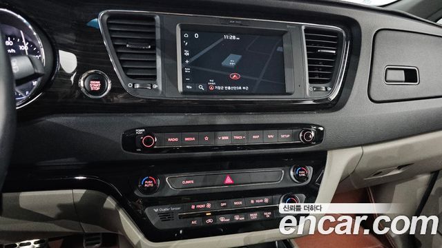 Kia Canival 2020 — photo 24