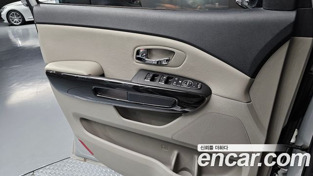 Kia Canival 2020 — photo 14