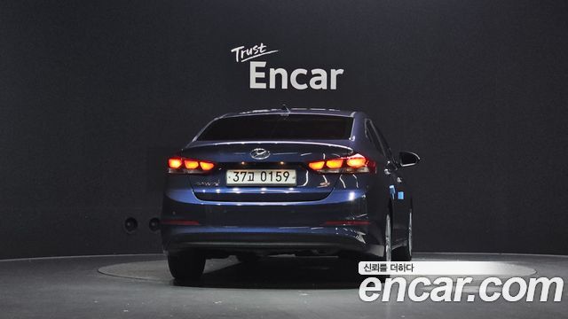 Hyundai AVANTE 2017 — photo 4