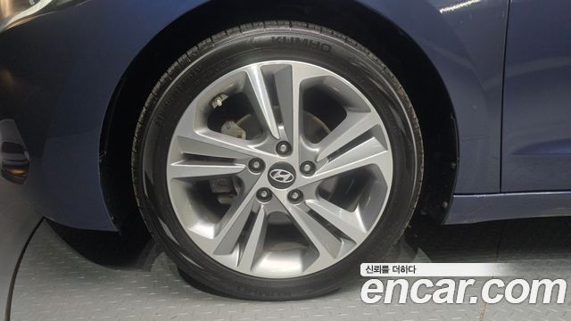 Hyundai AVANTE 2017 — photo 5
