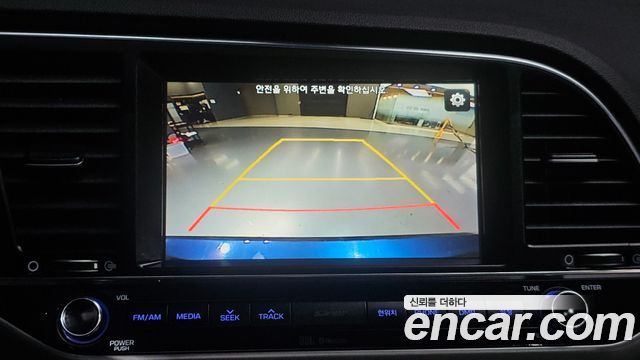 Hyundai AVANTE 2017 — photo 15