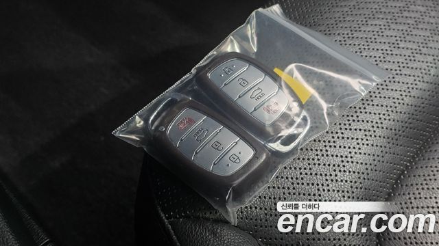 Hyundai AVANTE 2017 — photo 19