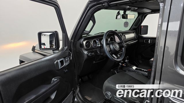 Jeep Wrangler 2018 — photo 13
