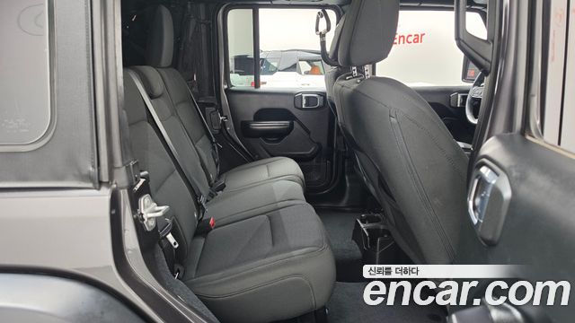 Jeep Wrangler 2018 — photo 17