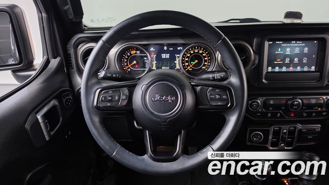 Jeep Wrangler 2018 — photo 18