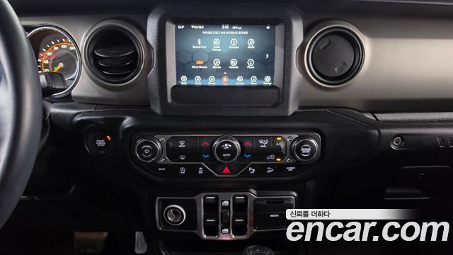 Jeep Wrangler 2018 — photo 19
