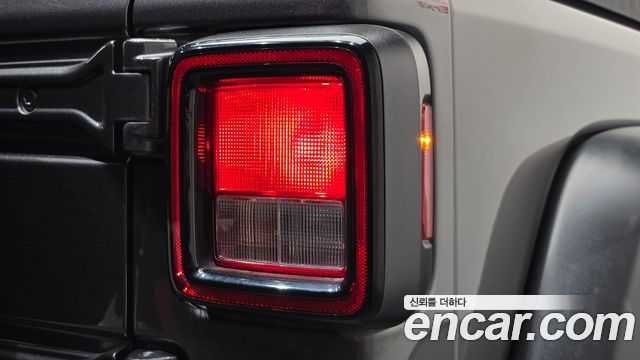 Jeep Wrangler 2018 — photo 9