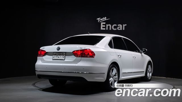 Volkswagen Passat 2014 — photo 2