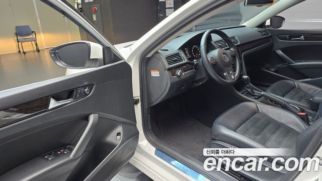 Volkswagen Passat 2014 — photo 10