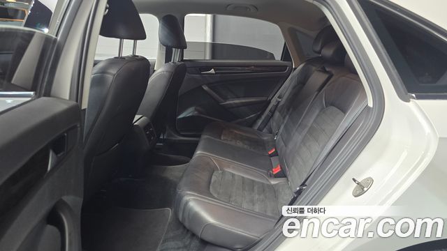 Volkswagen Passat 2014 — photo 12