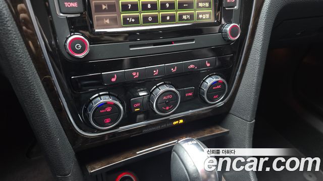 Volkswagen Passat 2014 — photo 16