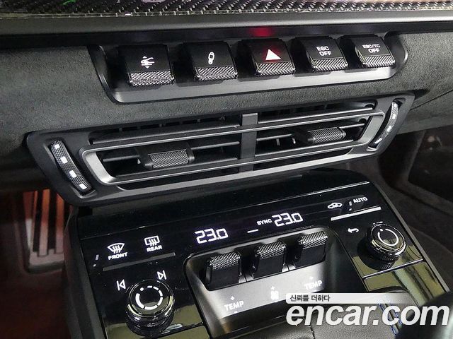 Porsche 911 2022 — photo 15