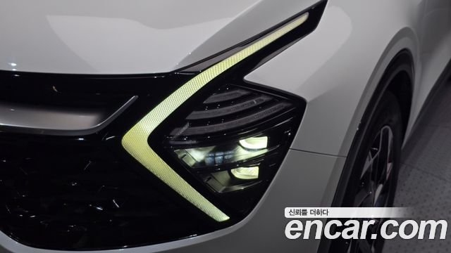 Kia Sportage 2023 — photo 8