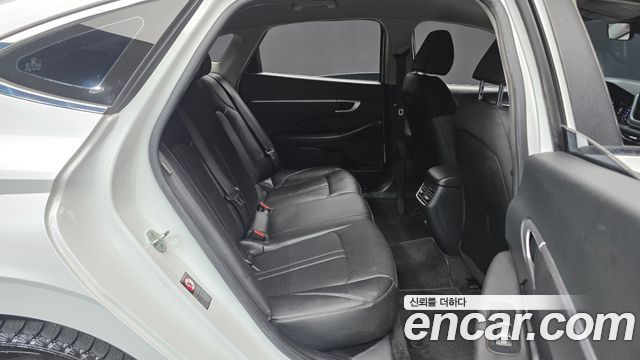 Hyundai Sonata 2022 — photo 12