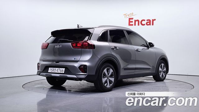 Kia Niro 2022 — photo 2