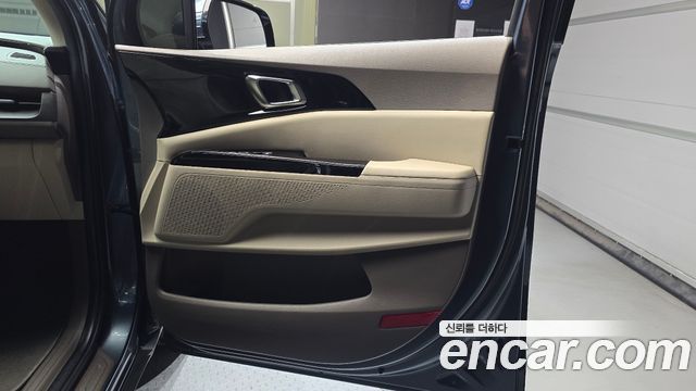 Kia Canival 2021 — photo 15