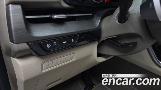Kia Canival 2021 — photo 27