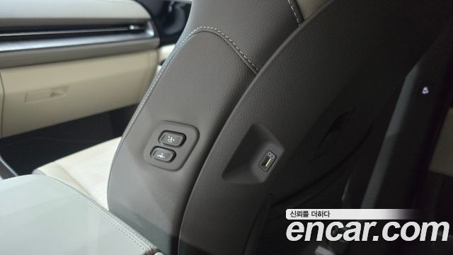 Kia Canival 2021 — photo 30