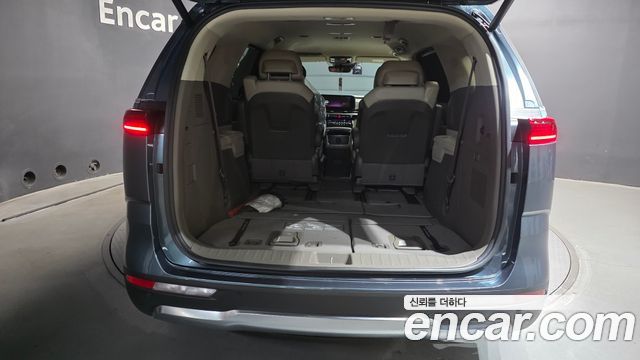 Kia Canival 2021 — photo 33