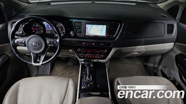 Kia Canival 2017 — photo 7